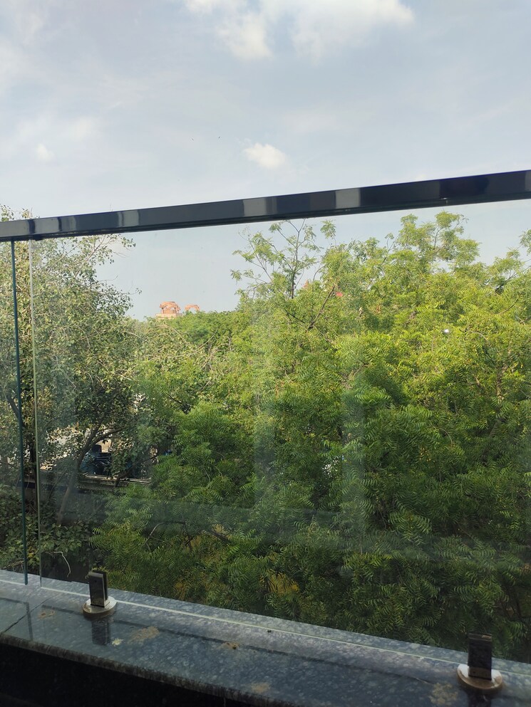 Garden, east of kailash 3 Bedroom 1300 Sq.Ft. Builder Floor In East Of Kailash Delhi 8957520