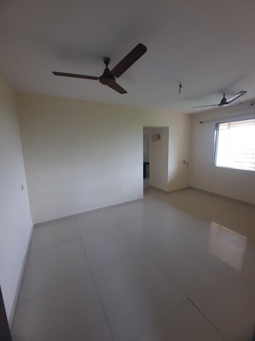 Room in 1 BHK Apartment at Raj Residency Kasarvadavali, Kasarvadavali – for Rent