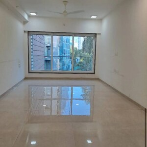 Room in 3 BHK Apartment at Kandivali West – for Sale