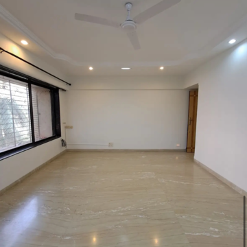Room in 3 BHK Apartment at Kandivali West – for Sale