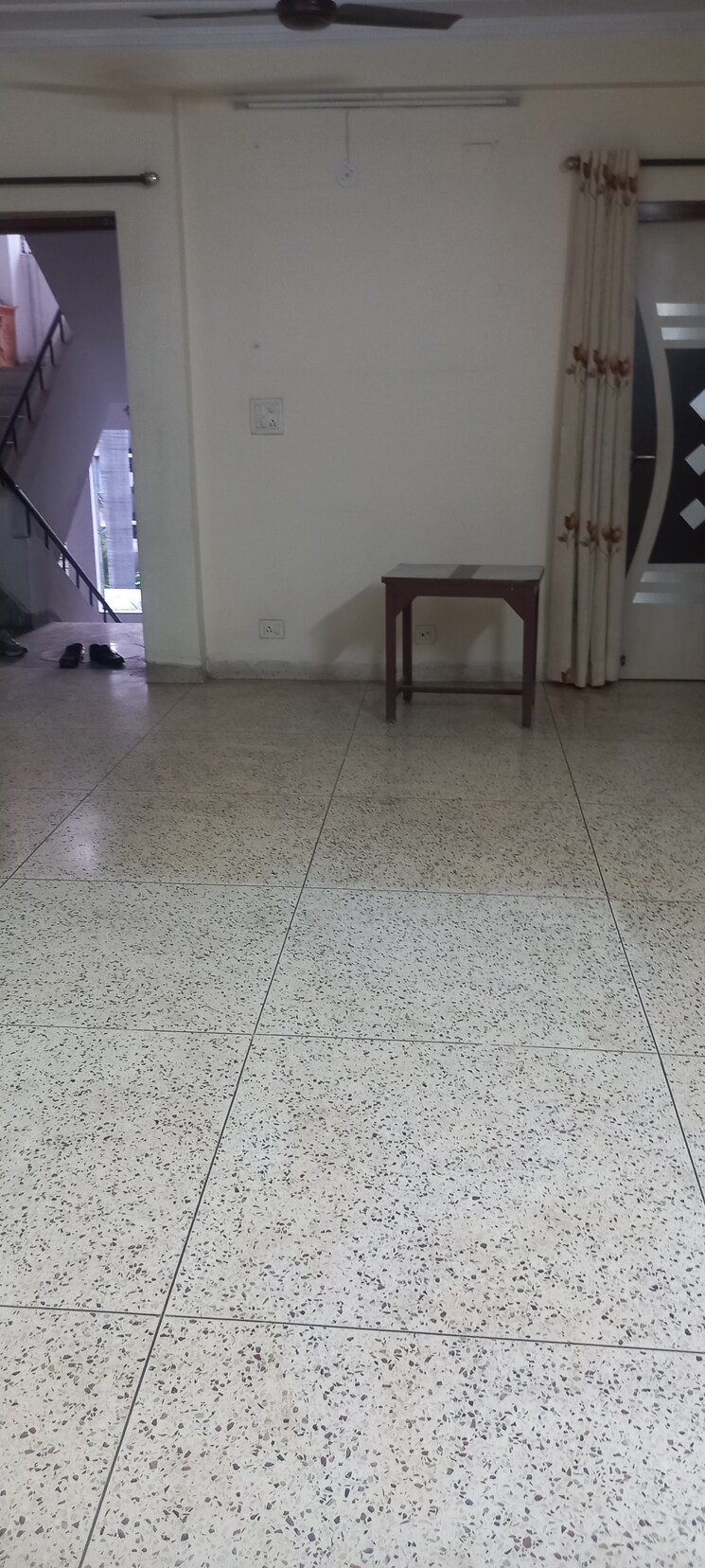 Living Room, ip extension 2 Bedroom 1000 Sq.Ft. Apartment In Ip Extension Delhi 8957557