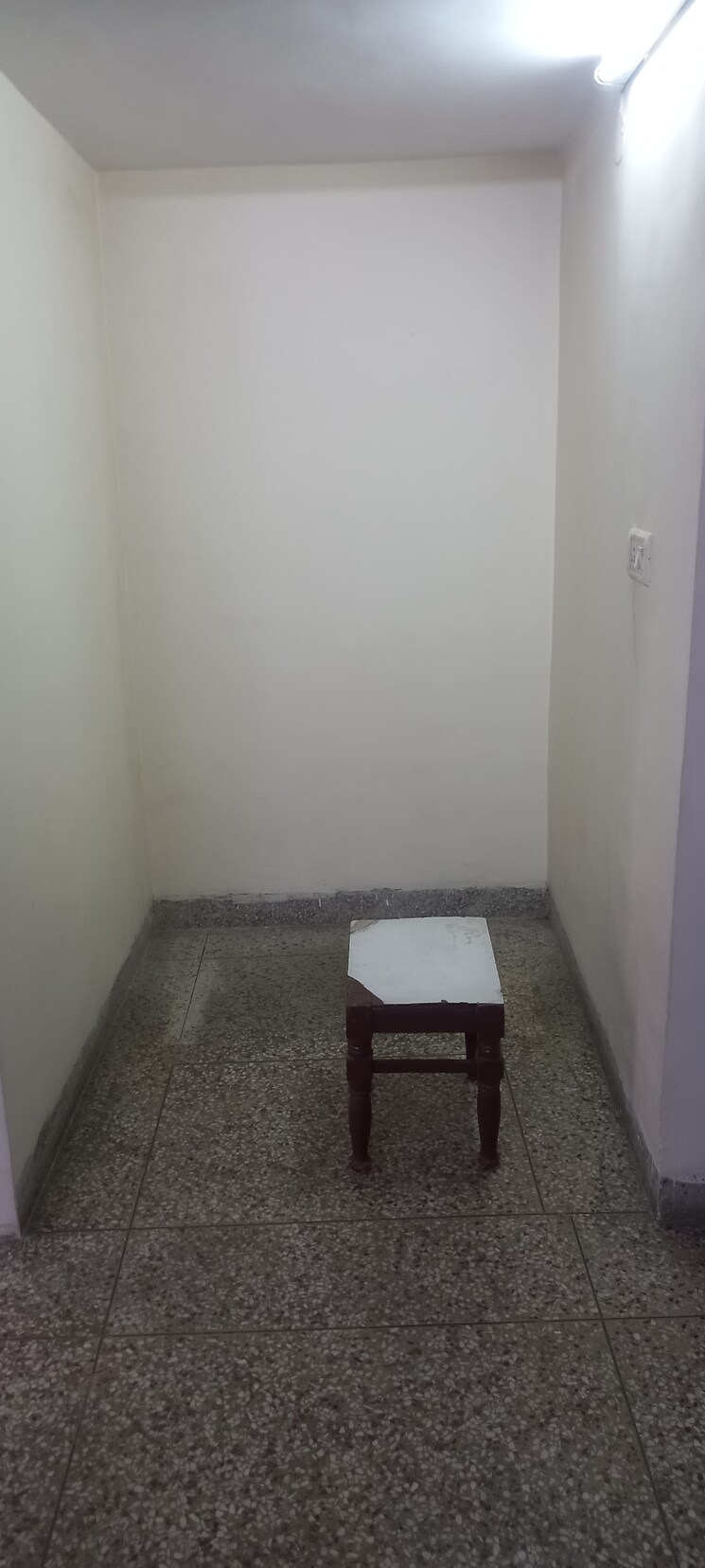 Room, ip extension 2 Bedroom 1000 Sq.Ft. Apartment In Ip Extension Delhi 8957557