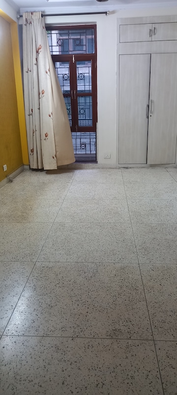 Living Room in 2 BHK Apartment at Ip Extension – for Rent
