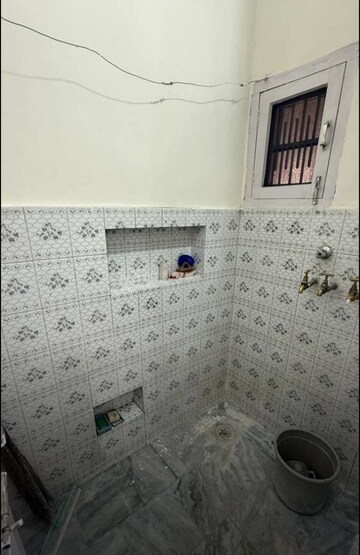Bathroom in 3 BHK Builder Floor at Sector 41 – for Rent