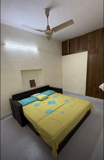 Bedroom in 3 BHK Builder Floor at Sector 41 – for Rent