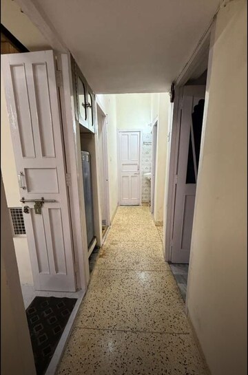 Building Lobby in 3 BHK Builder Floor at Sector 41 – for Rent