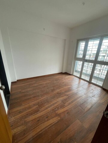 Room in 2 BHK Apartment at Vascon Citron Phase 2, Wagholi – for Rent