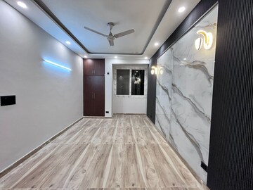 Bedroom in 3 BHK Builder Floor at Sector 55 – for Rent