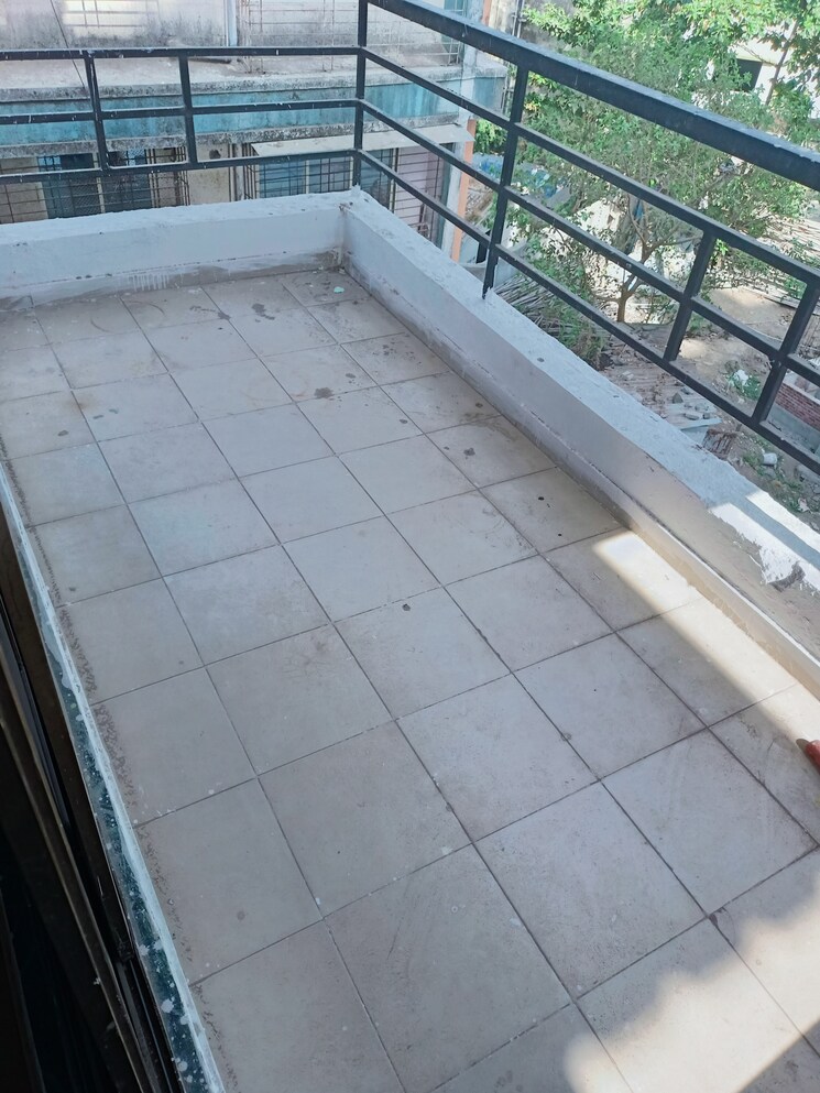 Balcony, lucky-atharva-apartment 2 Bedroom 970 Sq.Ft. Apartment In Kasheli Thane 8957587