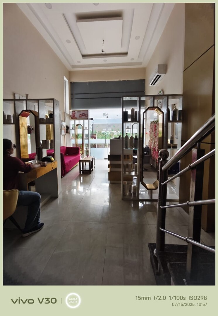 Gym, gomti nagar Commercial Showroom 2152 Sq.Ft. In Gomti Nagar Lucknow 8957591