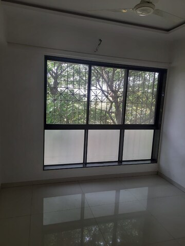 Room in 1 BHK Apartment at MM Spectra, Chembur – for Rent