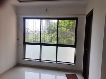 Room in 1 BHK Apartment at MM Spectra, Chembur – for Rent