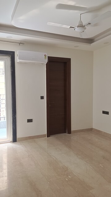 Room in 3 BHK Builder Floor at New Rajinder Nagar – for Sale
