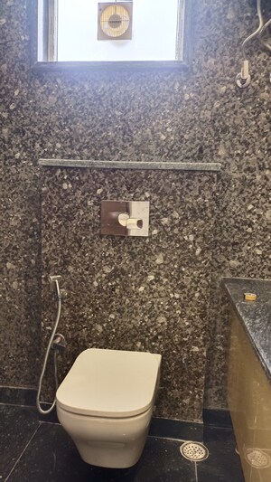 Furnished Amenities in 3 BHK Builder Floor at New Rajinder Nagar – for Sale