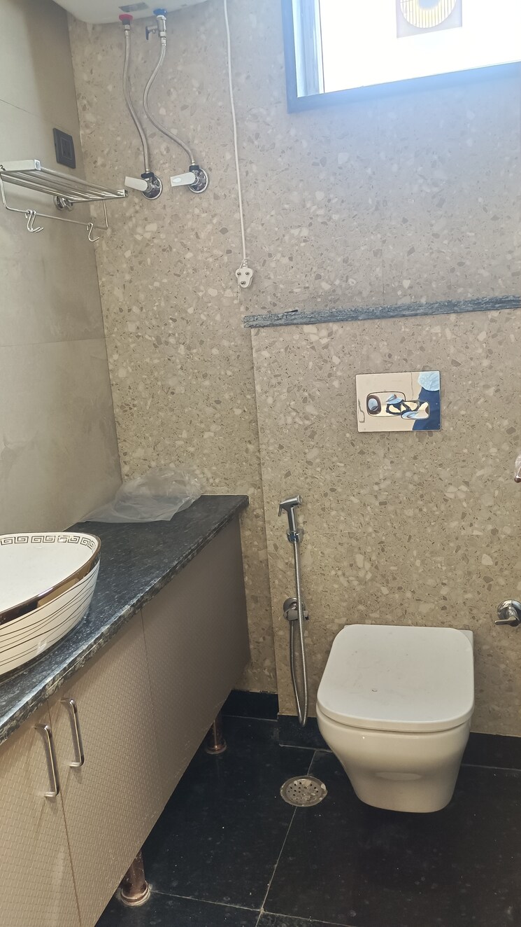 Bathroom, new rajinder nagar 3 Bedroom 1152 Sq.Ft. Builder Floor In New Rajinder Nagar Delhi 8957585