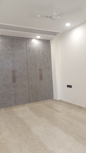 Room in 3 BHK Builder Floor at New Rajinder Nagar – for Sale