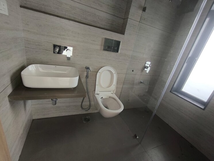 Bathroom, hubtown-seasons 3 Bedroom 1033 Sq.Ft. Apartment In Chembur Mumbai 8957592