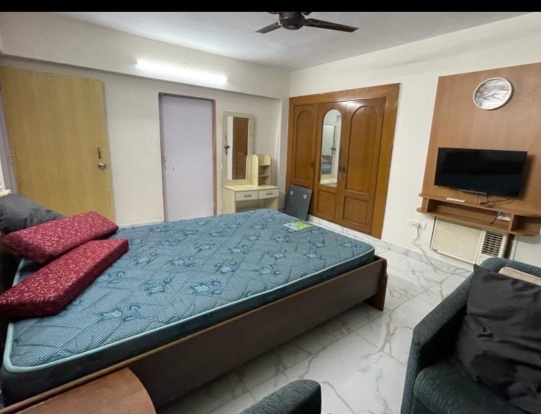 2 BHK + Pooja Room 1050 Sq.Ft. Apartment in Crystal Garden Estate CHS