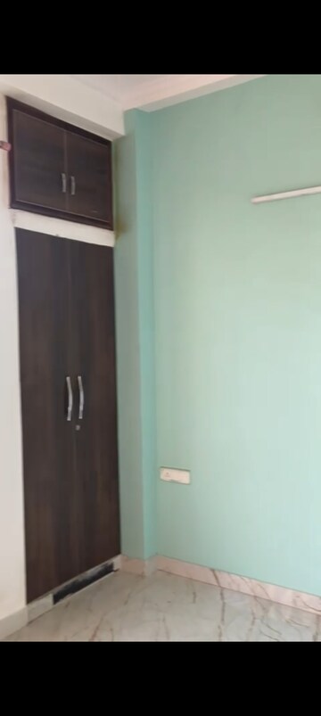 Room in 2 BHK Independent House at Sector 46 – for Rent