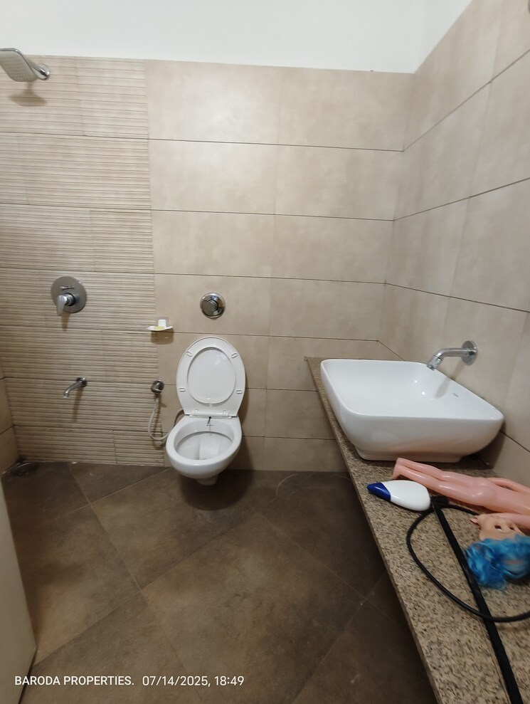 Bathroom, bhayli road 3 Bedroom 1500 Sq.Ft. Independent House In Bhayli Road Vadodara 8957610