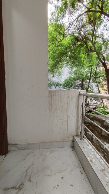 1 BHK Builder Floor For Rent in Saket