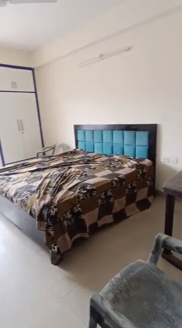 Bedroom in 2.5 BHK Apartment at Panchsheel Greens II, Sector 16 Greater Noida – for Rent