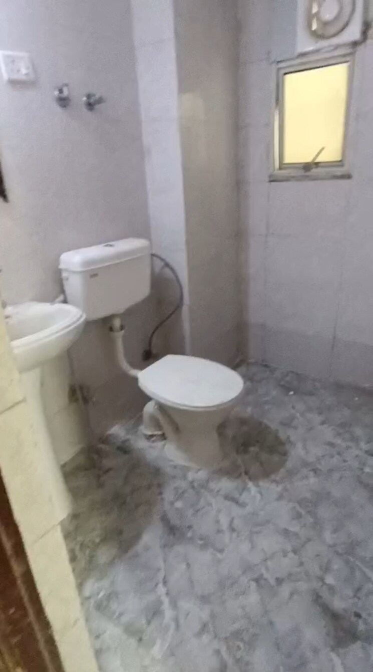 Bathroom, panchsheel-greens-ii 2.5 Bedroom 1350 Sq.Ft. Apartment In Sector 16 Greater Noida Greater Noida 8957622