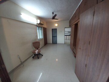 Bedroom in 3 BHK Apartment at Juhu – for Rent