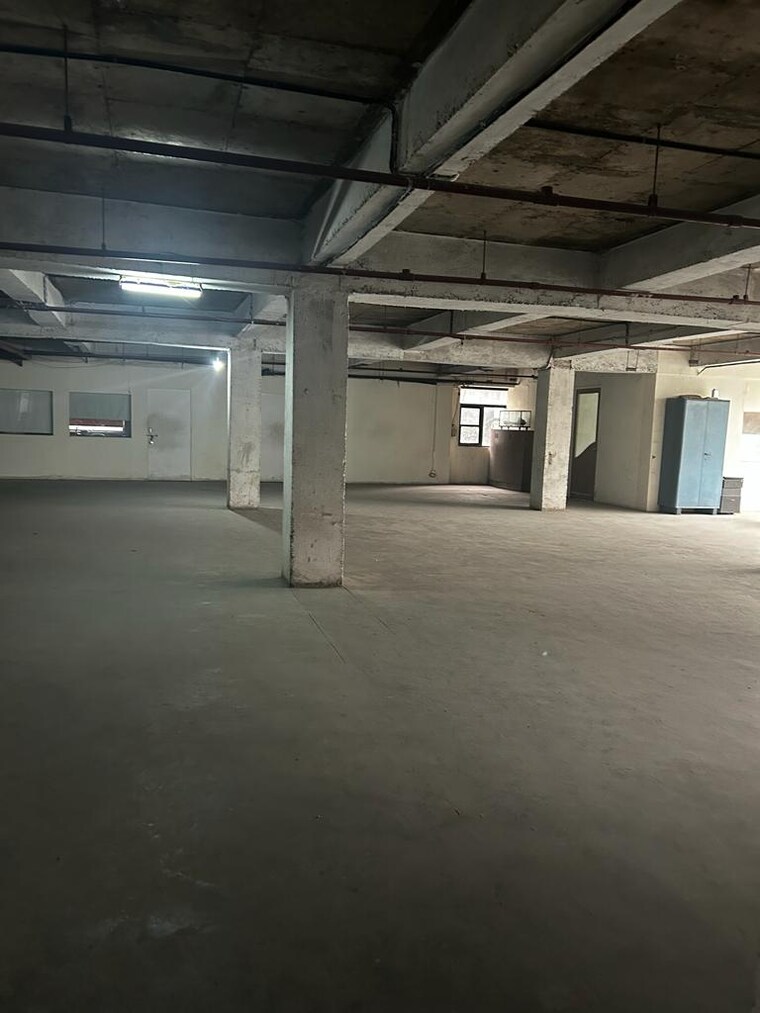  Parking, sector 63 Commercial Office Space 50000 Sq.Ft. In Sector 63 Noida 8957633