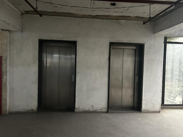 Room, sector 63 Commercial Office Space 50000 Sq.Ft. In Sector 63 Noida 8957633