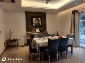 Team Area in 3.5 BHK Villa at Vasant Kunj – for Rent