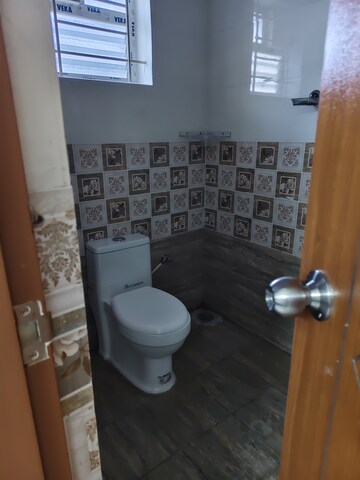 Bathroom in 1 RK Apartment at Halasuru – for Rent