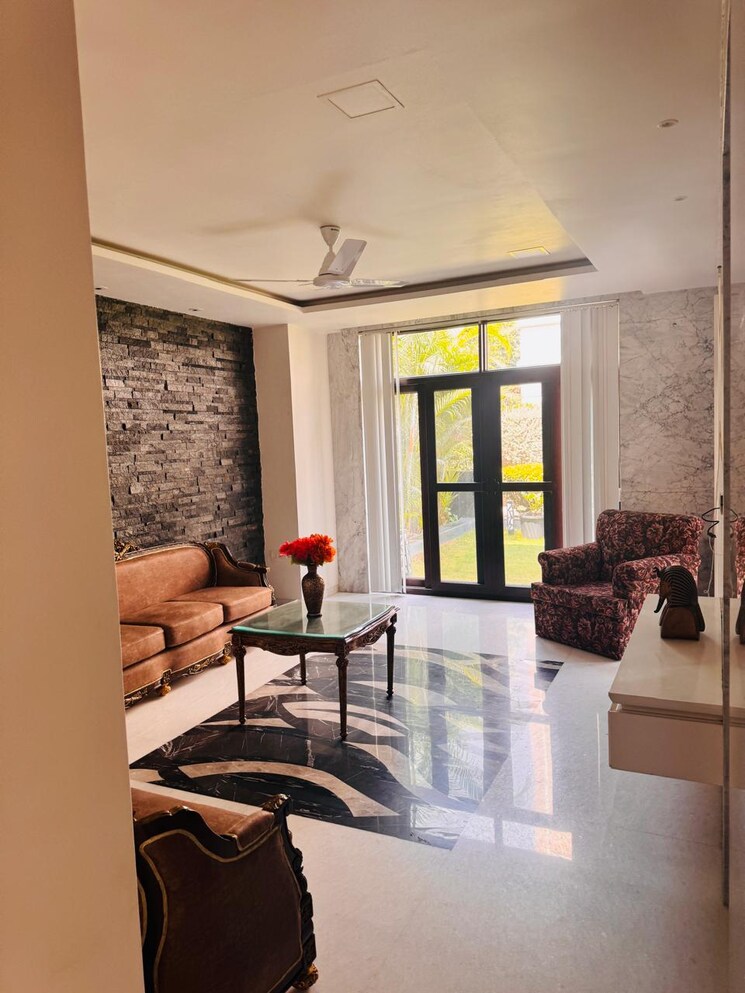 Living Room, lanco-hills-hanging-gardens-villas 5 Bedroom 5800 Sq.Ft. Apartment In Manikonda Hyderabad 8957648