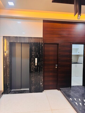 Room in 5 BHK Apartment at Lanco Hills Hanging Gardens Villas, Manikonda – for Rent