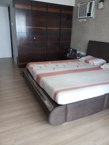 Bedroom in 3 BHK Apartment at Sea Breeze Building Juhu, Juhu – for Sale