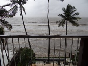 Staircase in 3 BHK Apartment at Sea Breeze Building Juhu, Juhu – for Sale