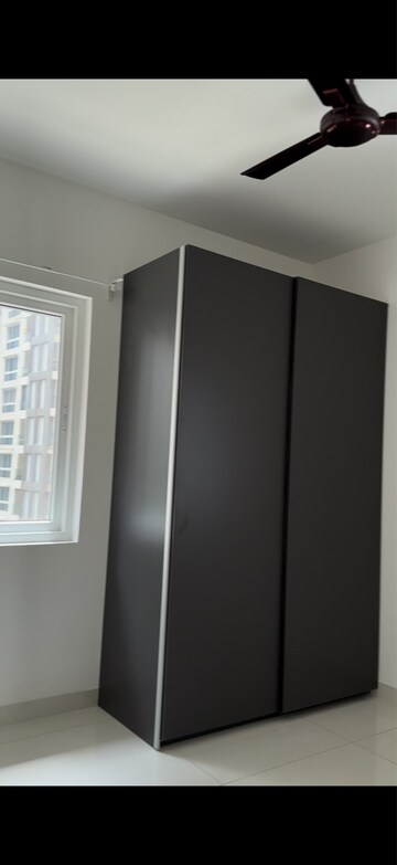 Room in 2 BHK Apartment at Aparna Sarovar Zicon, Nallagandla – for Rent