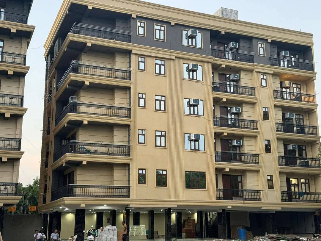 2 BHK + Servant Room Builder Floor For Rent in Ignou University 