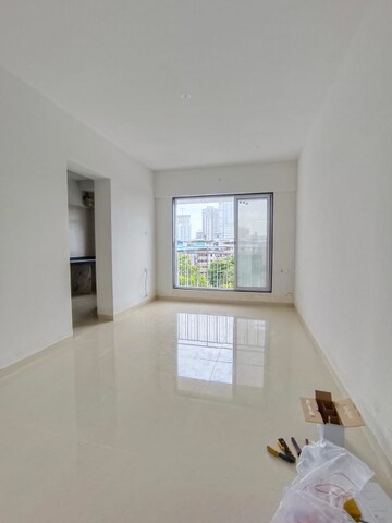 Room in 1 BHK Apartment at Kolte Patil Vaayu, Dahisar West – for Rent