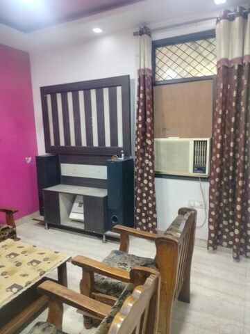 Living Room in 2.5 BHK Builder Floor at Ramesh Nagar – for Rent