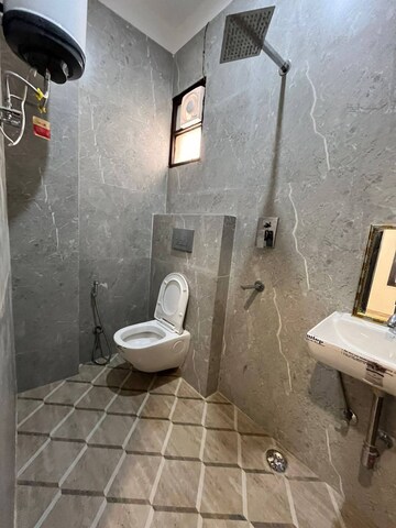 Bathroom in 1 BHK Builder Floor at Saket – for Rent
