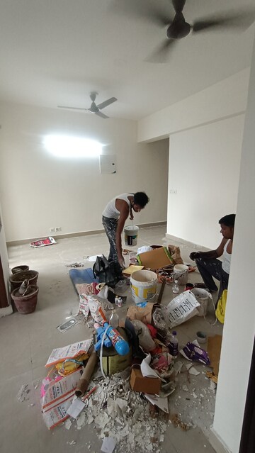 Team Area in 2 BHK Apartment at Sethi Max Royal, Sector 76 – for Rent