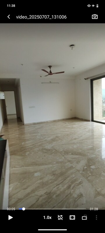 Room in 2 BHK Apartment at Hiranandani Fortune City, New Panvel – for Rent
