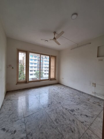 Room in 3 BHK Apartment at Usha Villa, Santacruz West – for Rent