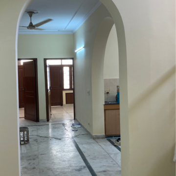 Building Lobby in 3 BHK Independent House at RWA Apartments Sector 40, Sector 40 – for Rent