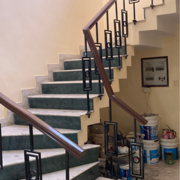 Staircase in 3 BHK Independent House at RWA Apartments Sector 40, Sector 40 – for Rent