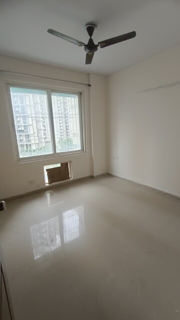 Room in 2 BHK Apartment at Aditya Urban Casa, Sector 78 – for Rent
