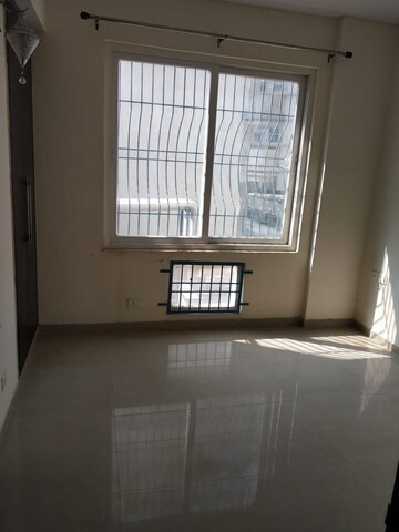 Room in 2 BHK Apartment at Aditya Urban Casa, Sector 78 – for Rent