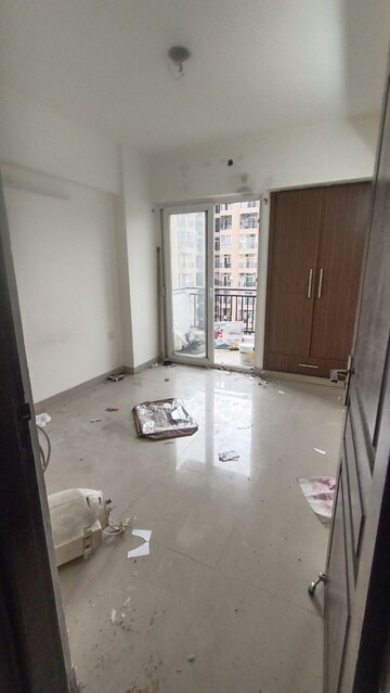 2 BHK Apartment For Rent in Sethi Max Royal, Sector 76