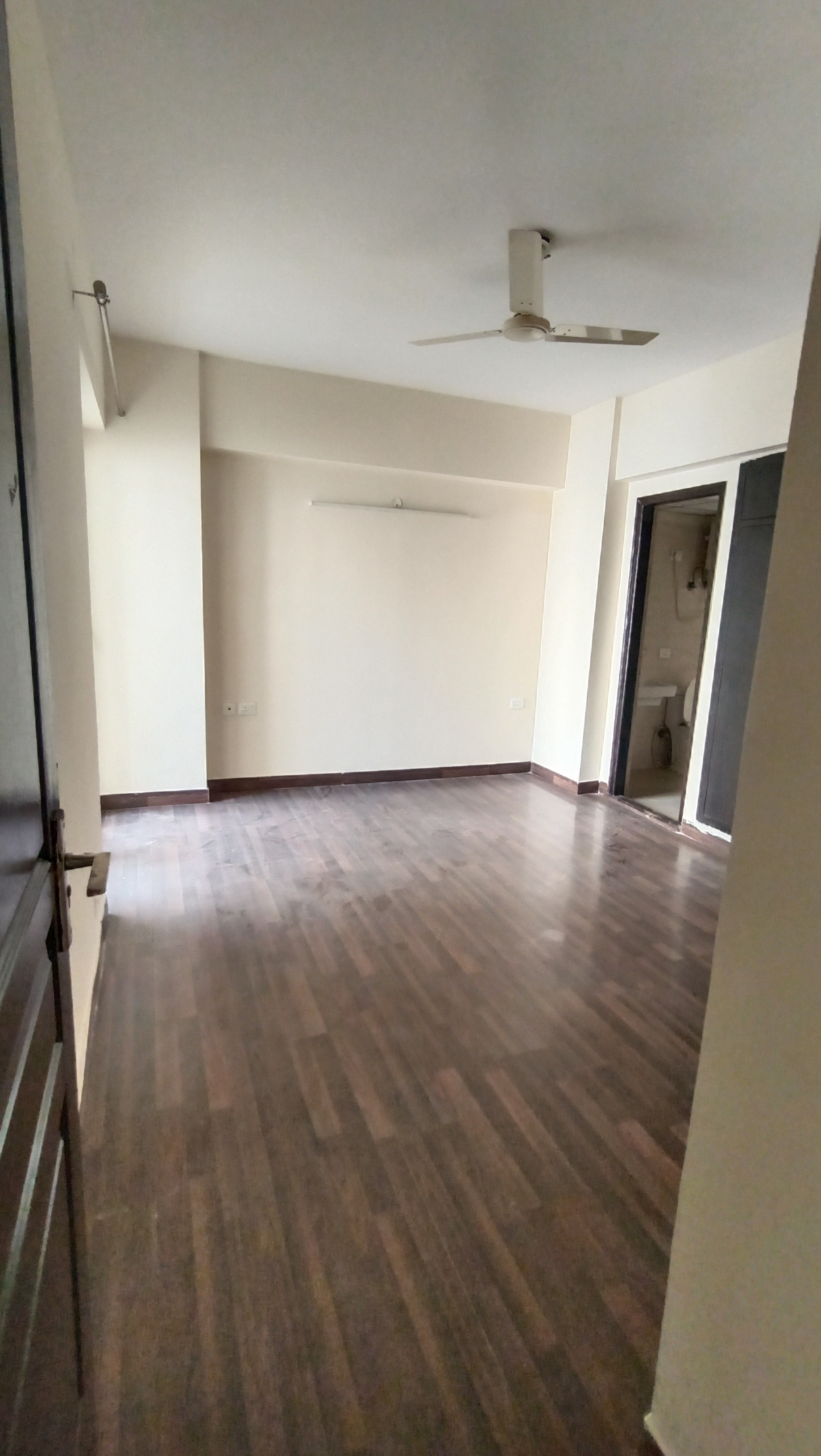 2 BHK + Study Room Apartment For Rent in Sethi Max Royal